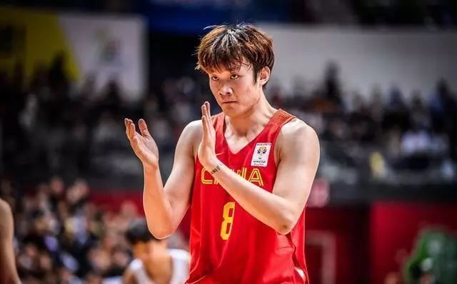 爱游戏- 哈兰德冲击金靴奖受阻，挪威神锋直言需团队支持  